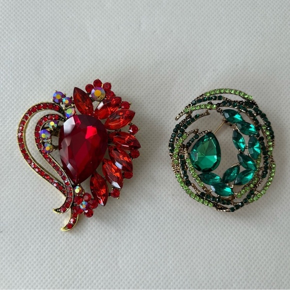Jewelry | Beautiful Red Green Brooch Set Of Two Gold Tone Christmas ...
